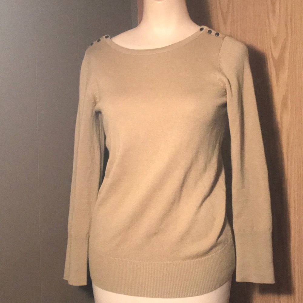 The limited XS tan/beige sweater with buttons